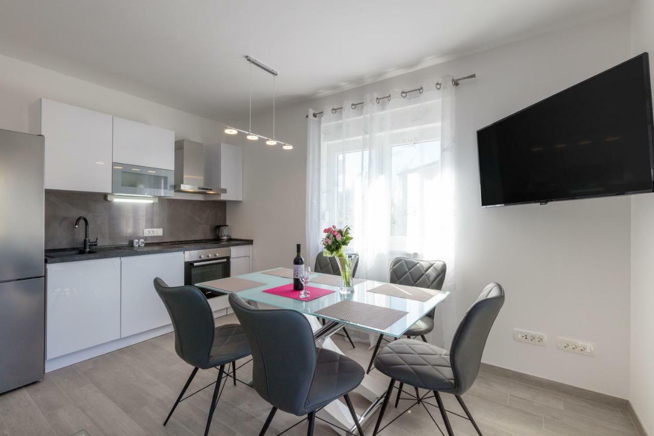 Apartments Rosemary Ražanj Exterior foto